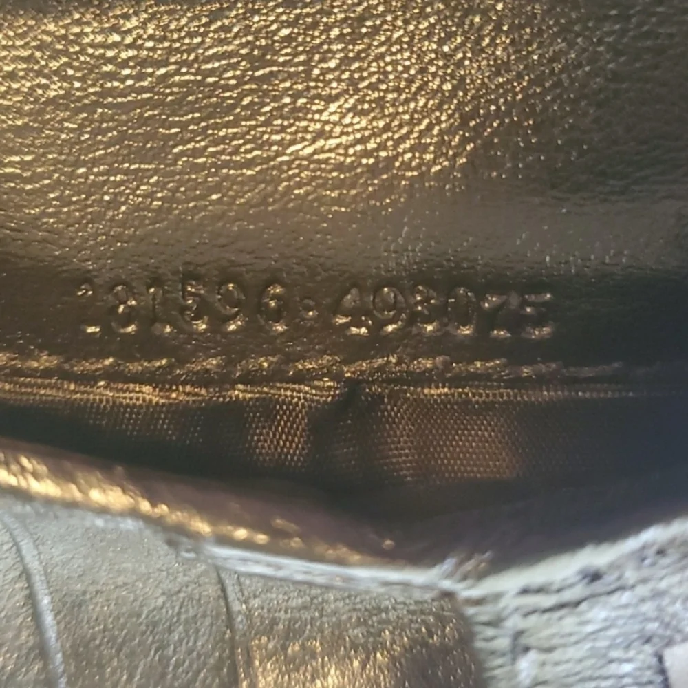 Gucci wallet monogram